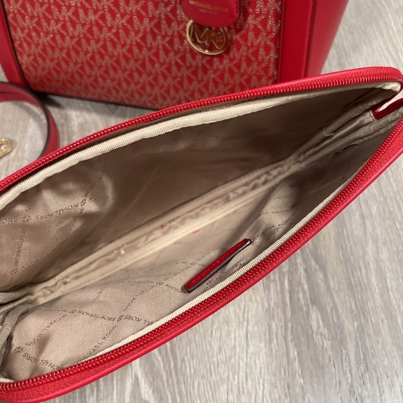 Michael Kors Kali medium satchel - Picture 8 of 12